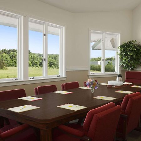 Days Inn By Wyndham Shelburne/Burlington ภายนอก รูปภาพ