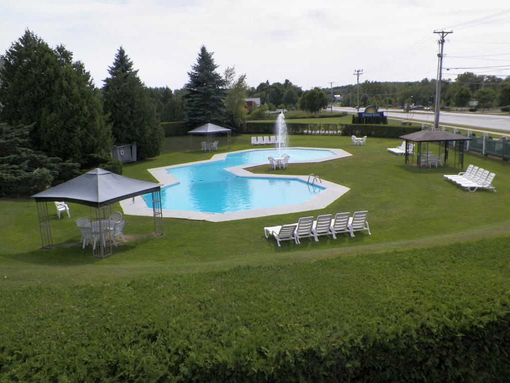 Days Inn By Wyndham Shelburne/Burlington ภายนอก รูปภาพ