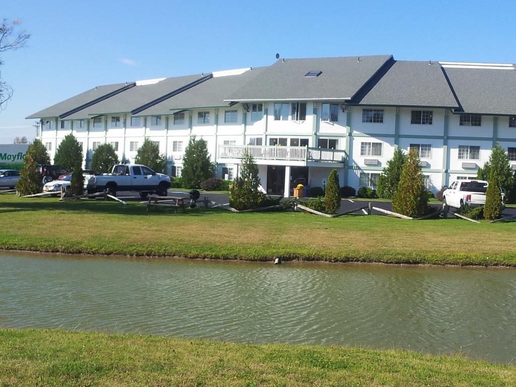 Days Inn By Wyndham Shelburne/Burlington ภายนอก รูปภาพ