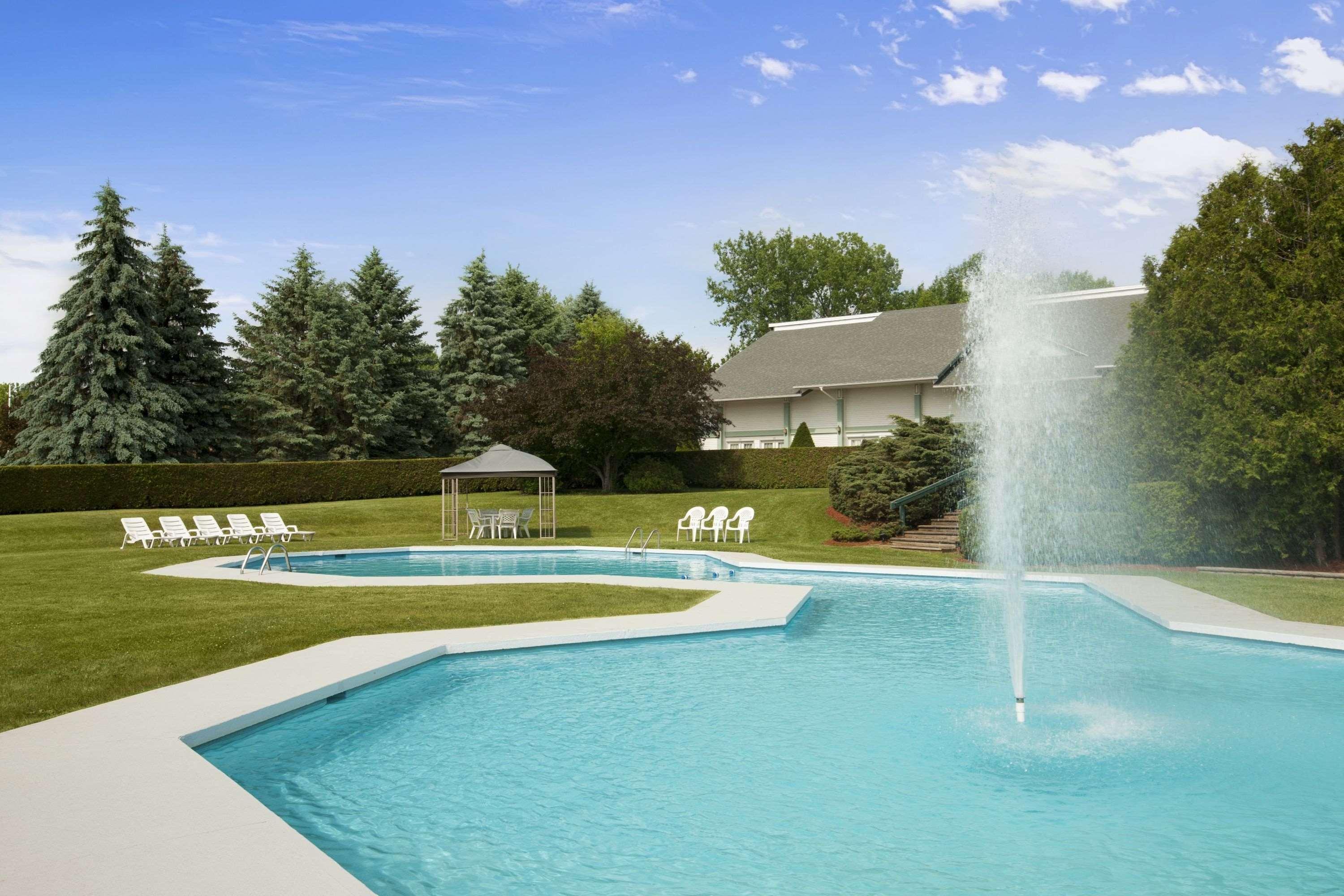 Days Inn By Wyndham Shelburne/Burlington ภายนอก รูปภาพ